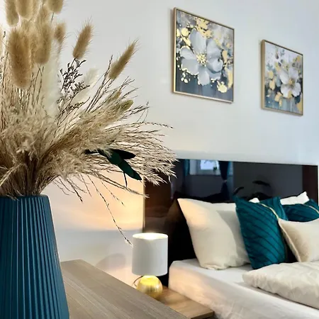 Apartmán Bright Penthouse With Large Terrace & Sunset Views Santa Vennera