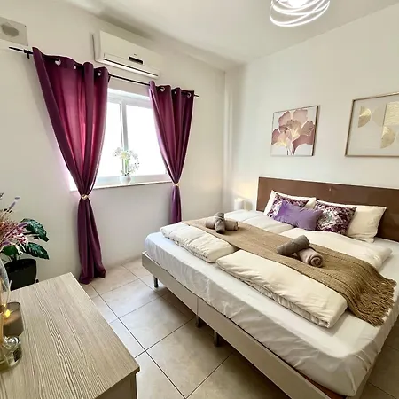 Bright Penthouse With Large Terrace & Sunset Views * Santa Vennera